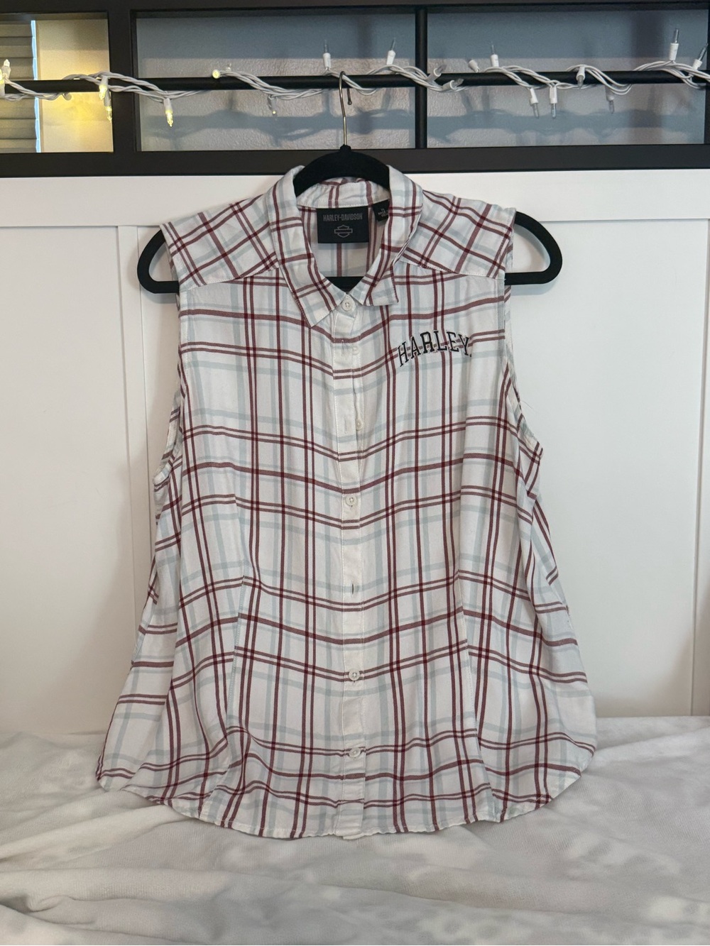 Harley-Davidson White and Red Plaid Sleeveless Button-Up Shirt